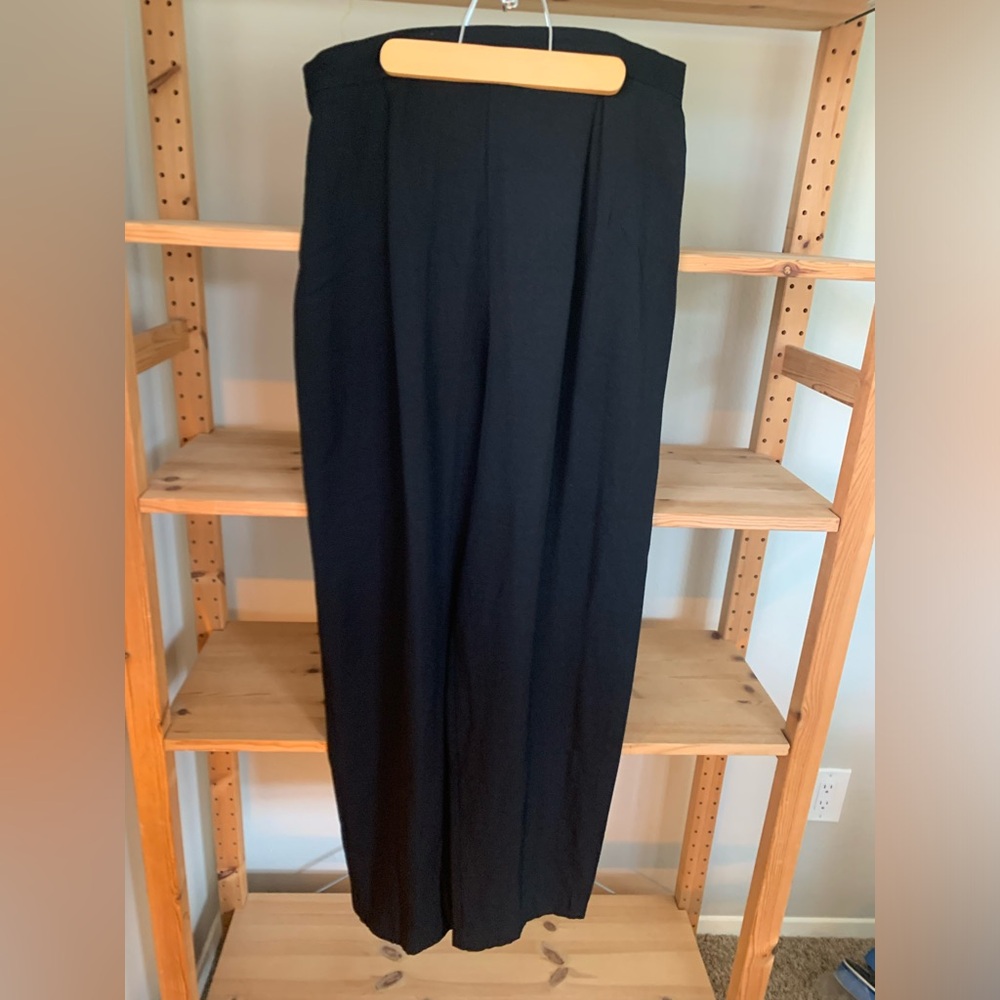 Size 14 vintage poly trouser. Black.